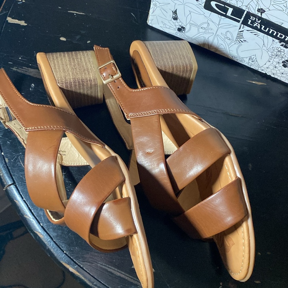 CL Laundry sandal with heel. New in the box❤️ - Picture 5 of 7